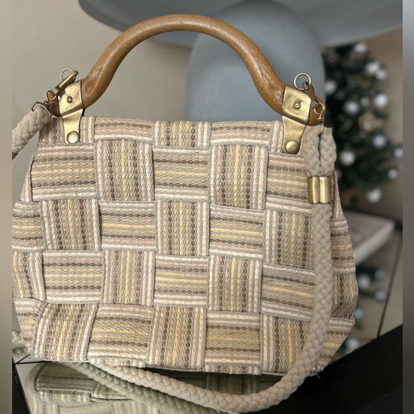 Woven Handbag - Picture 4 of 4